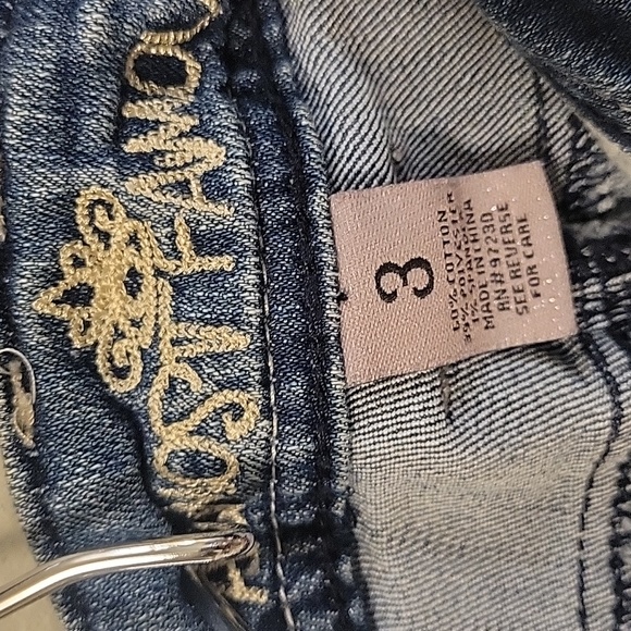 Almost Famous Jeans - Picture 6 of 6